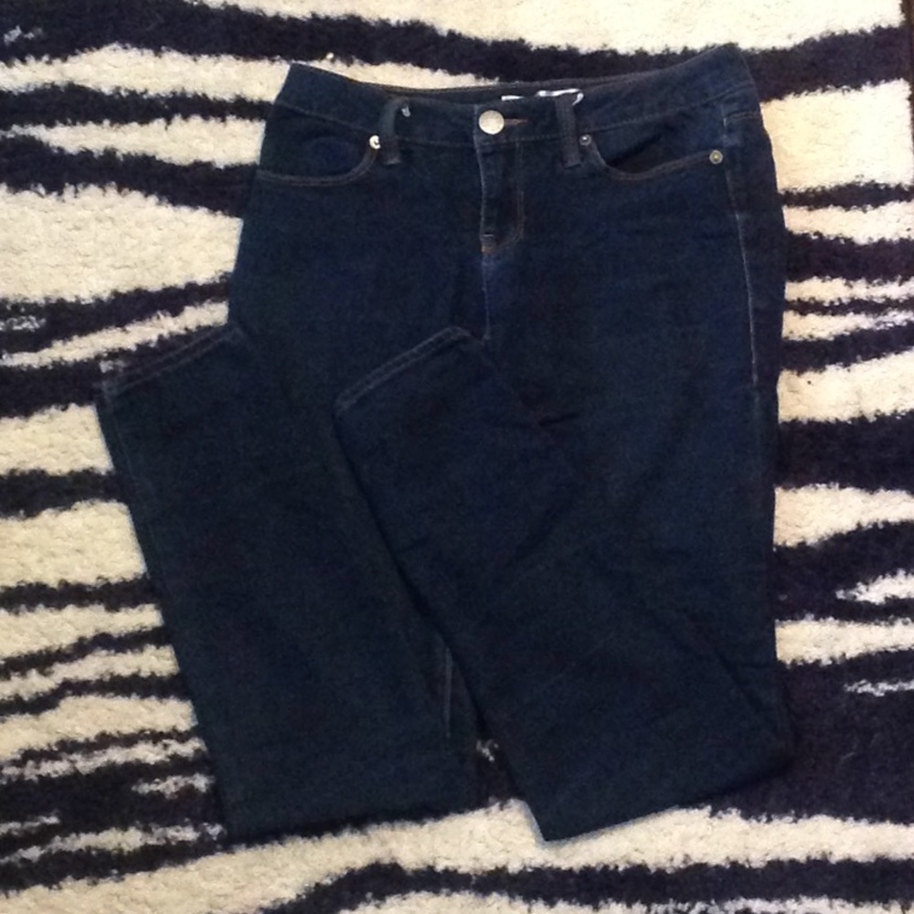 Dark wash No Boundaries jeans